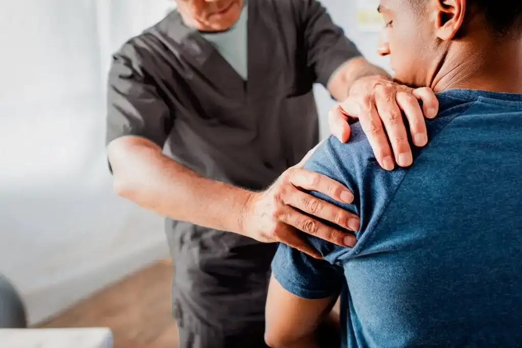 Shoulder, Arm, and Upper-Body Pain After a Crash: When to Seek Chiropractic Care